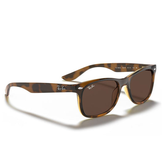 Les lunettes de soleil incontournables pour les femmes au Cap d'Agde cet été